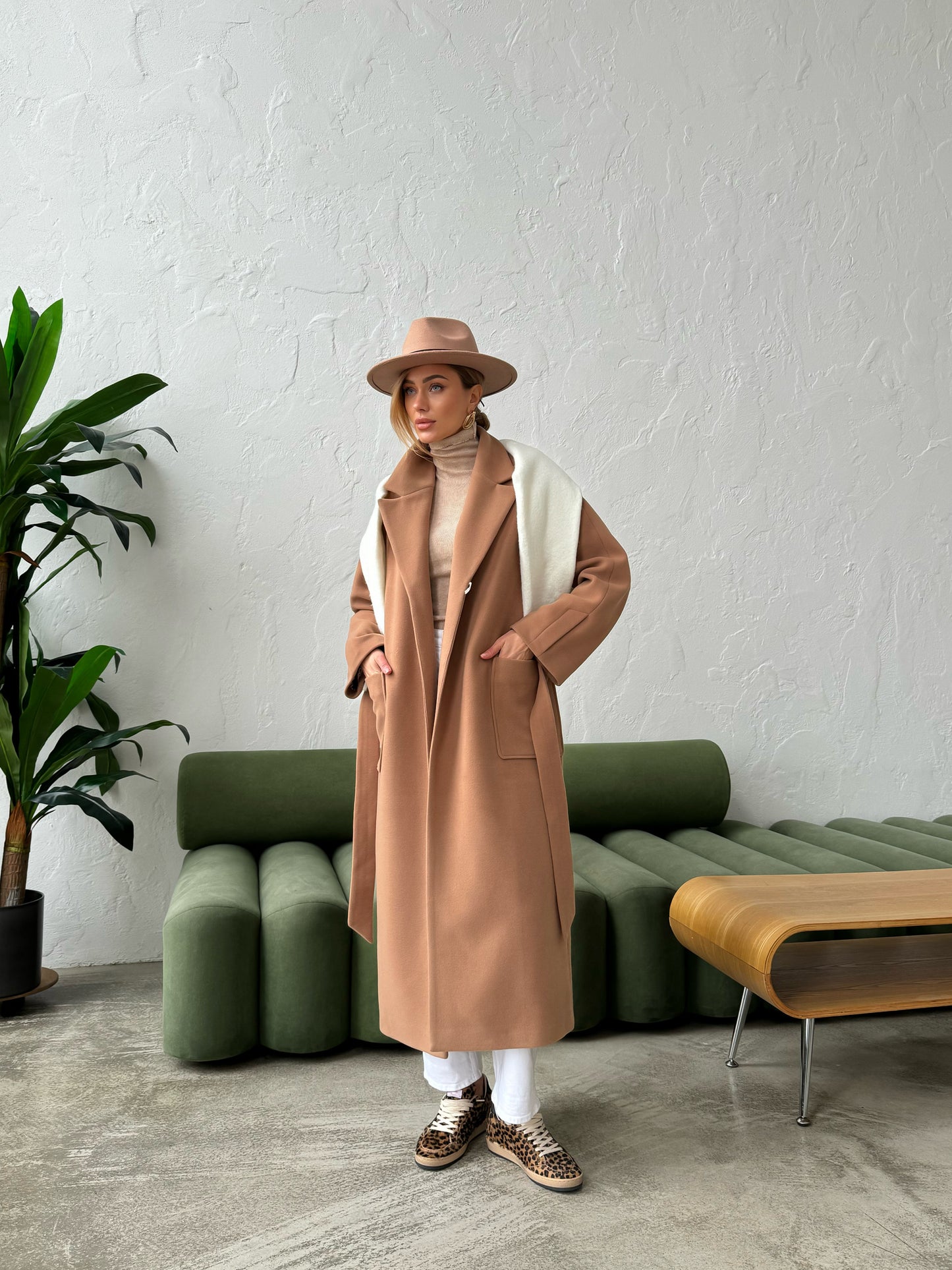 Double-breasted long coat with patch pockets, camel